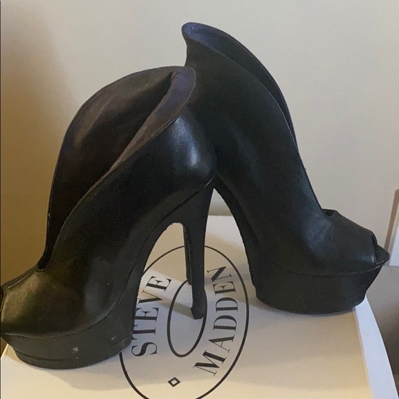 Boots - Picture 3 of 4